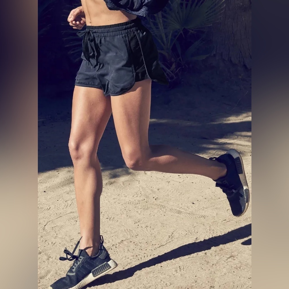 Athleta Colorblocked Shorts Size 16 Blue Black 3” Inseam